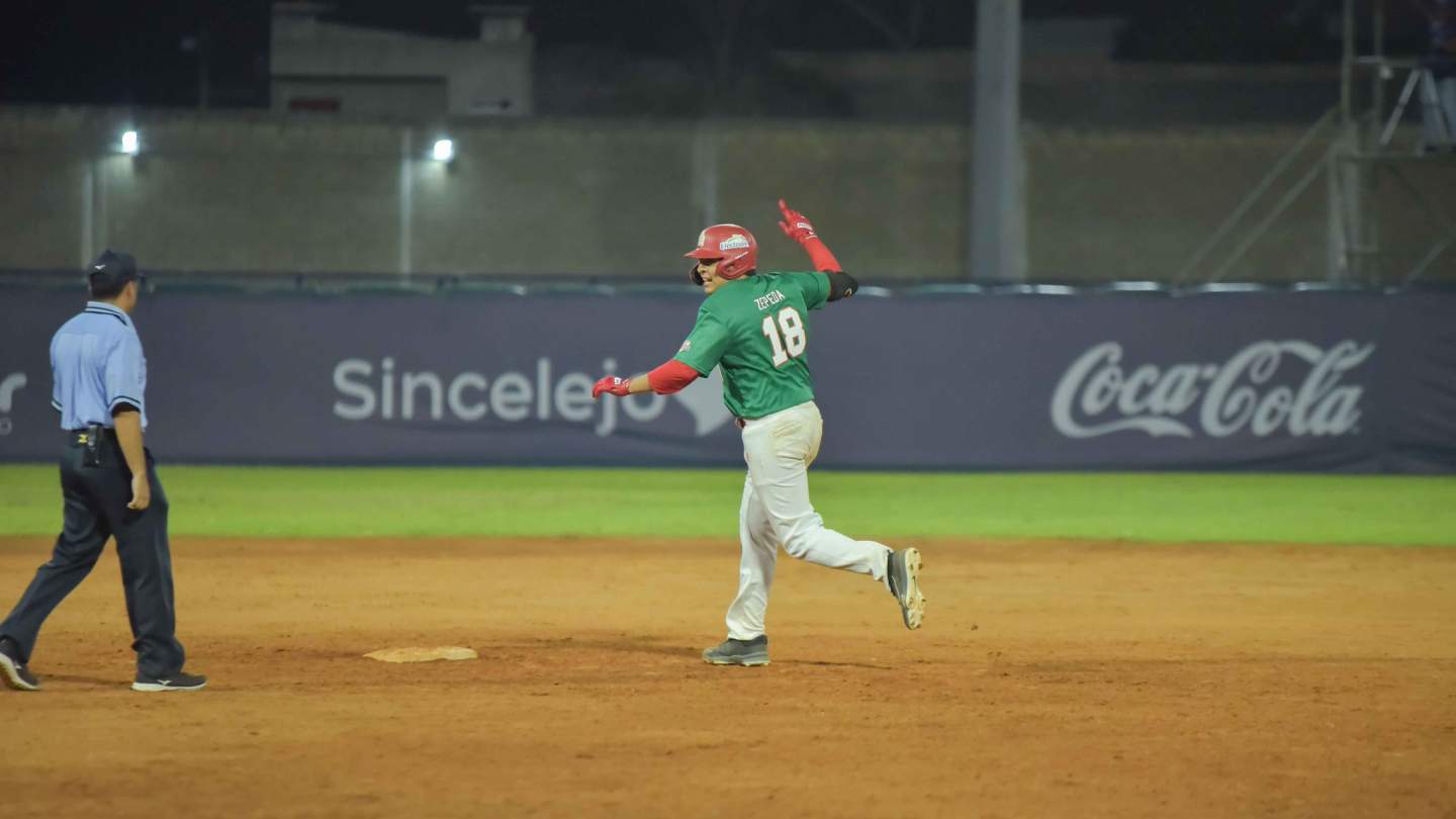 JUGADOR SONORENSE PEGA GRAND SLAM Y GUÍA A MÉXICO A VICTORIA EN MUNDIAL U23 DE SOFTBOL 